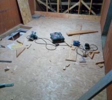 Plancher au-dessus du garage.