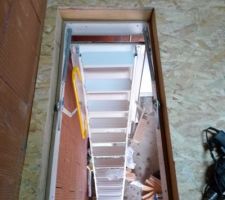 Plancher au-dessus du garage.