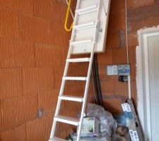 Plancher au-dessus du garage.