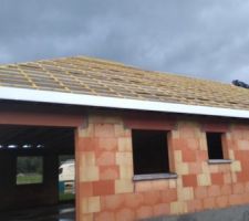 12/09/2017 : d&eacute;but couverture/charpente/tuiles (&Ccedil;a y'est enfin casi couverte &ccedil;a fait tellement plaisir)