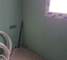 Salle de bain du rdc autre vue.