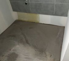 Carrelage salle de bain etage puis coulage chappe liquide