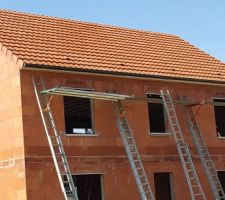 Couverture tuile H13 rouge avec tuile de rives ( bien plus joli avec tuiles de rive)