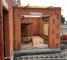 Tr&eacute;mie d'escalier - plancher hourdi rectolight 20+5 pos&eacute;