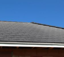 Maison couverte, frisette PVC livr&eacute;e