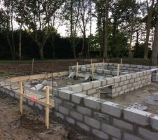 Pose des parpaings...