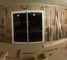 L'isolation est en cours apres la pose du plafond qui nous change la perception des volumes. C'est chouette cela prend forme.