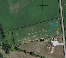 Notre Terrain coup de coeur, en pleine campagne! La route qui m&egrave;ne &agrave; notre Terrain est une voie sans issue qui conduit juste &agrave; une ferme un peu plus loin. Les Terres autour ne sont pas constructible.
Un petit coin de bonheur!