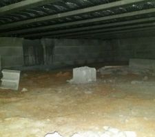 Vide sanitaire avec parpaings en vestige