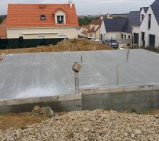 Béton couler hier après midi, ça avance bien, vivement la prochaine étape