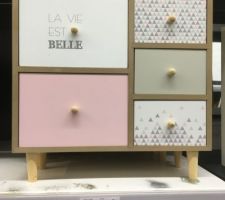 Mini commode pour la décoration dans le style que j'aime beaucoup