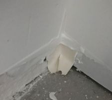 Pieds cloison bandée