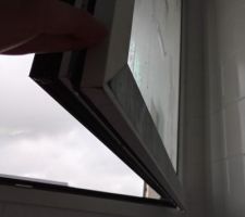 Rayure sur une fenêtre, vu à la réception