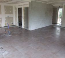 Début pose carrelage