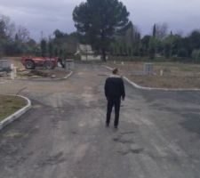 Première visite sur le lotissement.