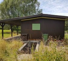 La cabane, au fond du jardin.