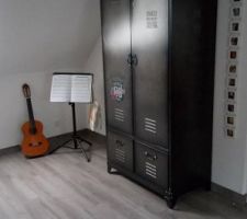 Chambre de mon fils, anciennement pièce à aménager complètement au dessus du garage.