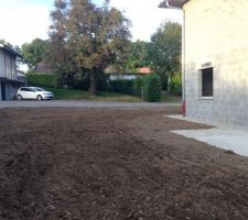 Remise en place des terres et aménagement du terrain
