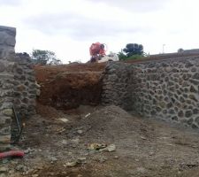 Superbes murs en moellons. Tr&egrave;s beau travail, des ouvriers au mains d'or ?