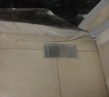 D&eacute;coupe autour bouche chauffage