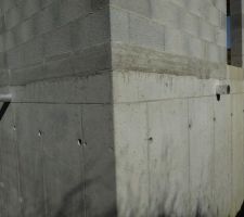 Les fourreaux alu. Ils sont n&eacute;cessaires &agrave; l'&eacute;tancheur pour qu'il puisse souder sa membrane dessus.