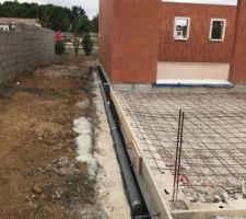 Préparation terrasse et pose des grille de ventilation du vide sanitaire