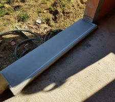 Appuis b&eacute;ton baie vitr&eacute;e.