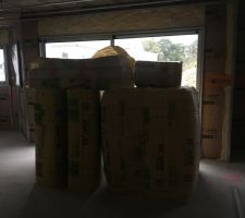 Stockage de la laine de verre dans la maison !!