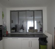 On casse tout ; afin de mettre en place une verrière coté entrée et séjour.