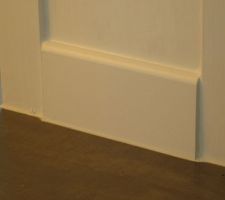 Joint acrylique autour de la plinthe