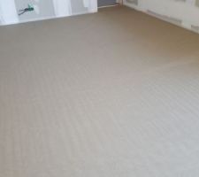 La chape liquide a été trés bien faite...tellement lisse que l'on a hésité a mettre du carrelage!
