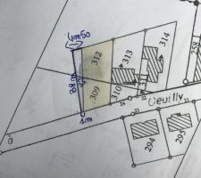 Voici notre terrain sur plan d occupation des sols, après implantation et renseignements pris auprès de notre mairie nous avons fait à celle-ci une proposition d achat pour environ 110m2 afin de nous faciliter l accès autour de la maison et dans l avenir faire ainsi une pergola.