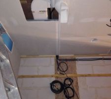 Passage conduit de 150 mm pour hotte