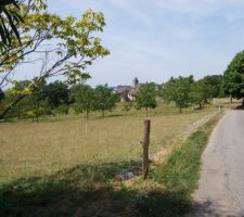 Photo du terrain avec la vue sur le village