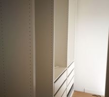 Dressing PAX Ikea en cours, 4 Caissons 75Cm et 1 Caisson central de 50Cm