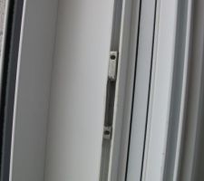 Porte fenêtre en principe neuve ?