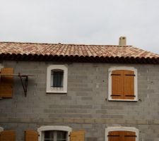 Toiture fini... on adore ces tuiles.