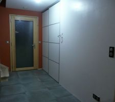 Placard de l'entrée