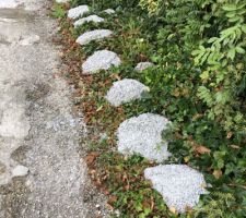 Tas de béton suite au coulage de la dalle de l'étage