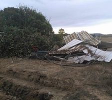 D&eacute;chets pouss&eacute;s au fond du terrain