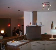 Les luminaires de la cuisine.