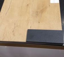 Façade meubles cuisine et plan de travail noir