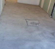Chape dans le garage