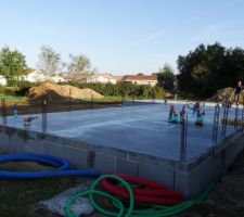 Dalle termin&eacute;e ... une premi&egrave;re id&eacute;e sur la surface r&eacute;elle de la maison.