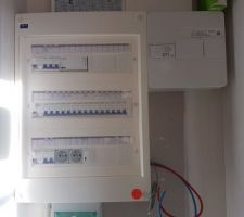 Tableau électrique... ne manque t'il pas disjoncteur tuiles photovoltaïques ?