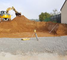 Dej&agrave; le laitier devant !