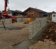 Jour 2 élévation des murs et préparation de la dalle