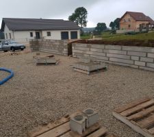 Jour 2 élévation des murs et préparation de la dalle
