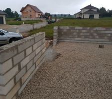 Jour 2 élévation des murs et préparation de la dalle