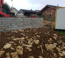 Jour 2 élévation des murs et préparation de la dalle